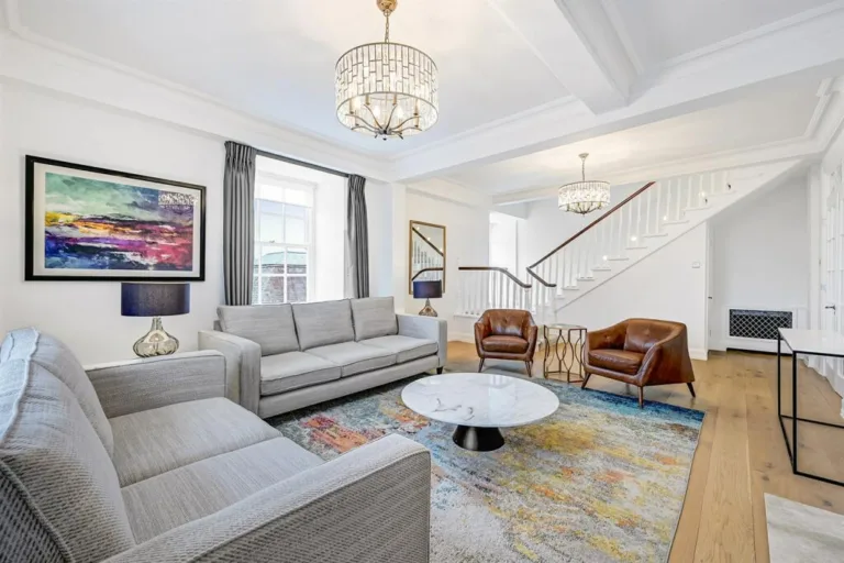 4 Bedroom Duplex Apartment in Grosvenor Square, Mayfair W1