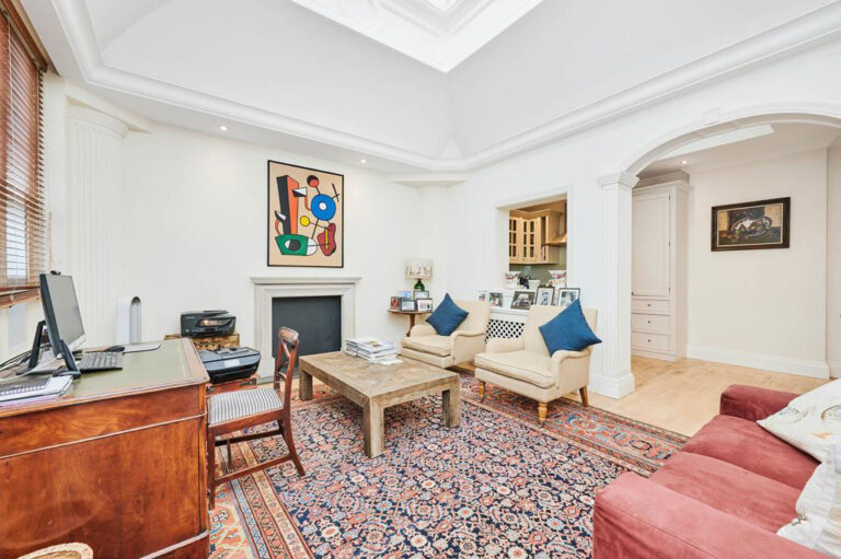 1 Bedroom House, Chester Square, SW1W